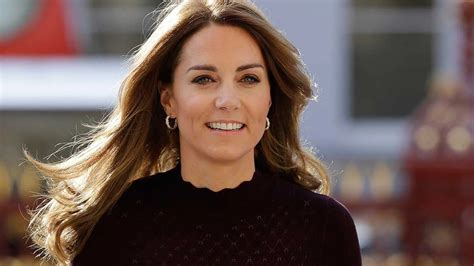 video kate middleton traduction|Watch: Kate Middleton says she is being treated for cancer in .